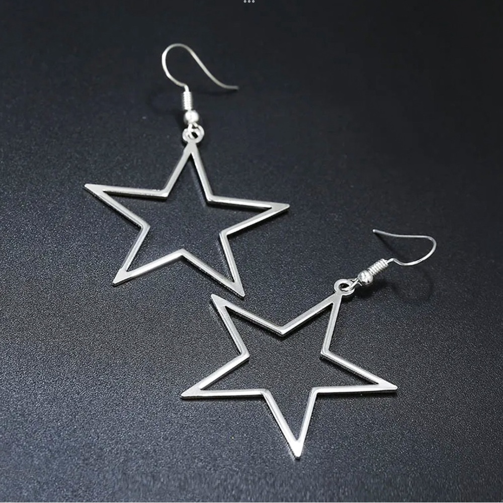 Silver Lightweight Laser-cut Leaf Earrings - Picture 3 of 5